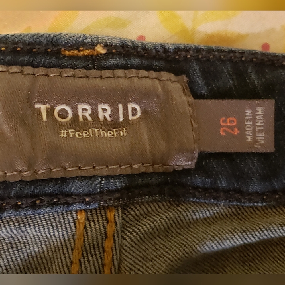Torrid Demin Shorts, size 26 - Picture 3 of 3